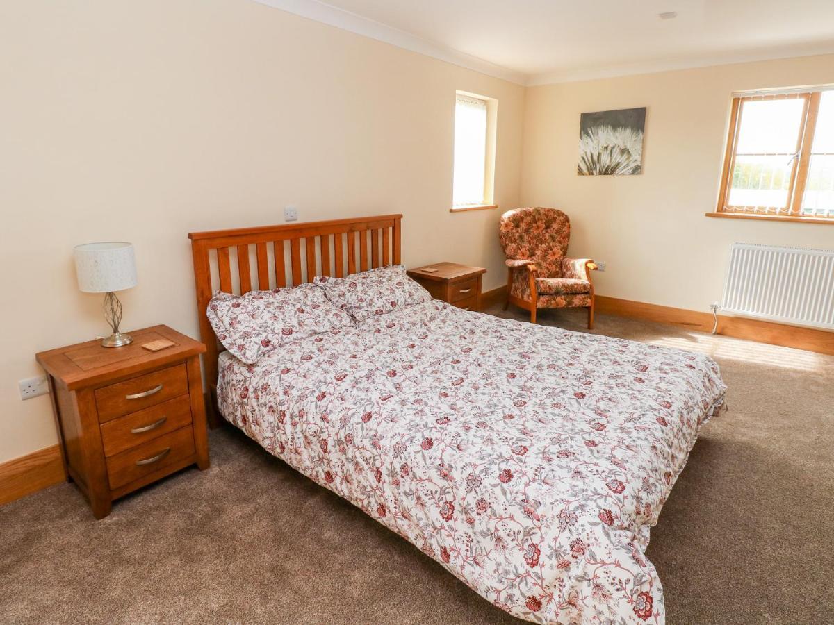 Grooms Quarters At Pant Y Gaseg Farm Ammanford Luaran gambar