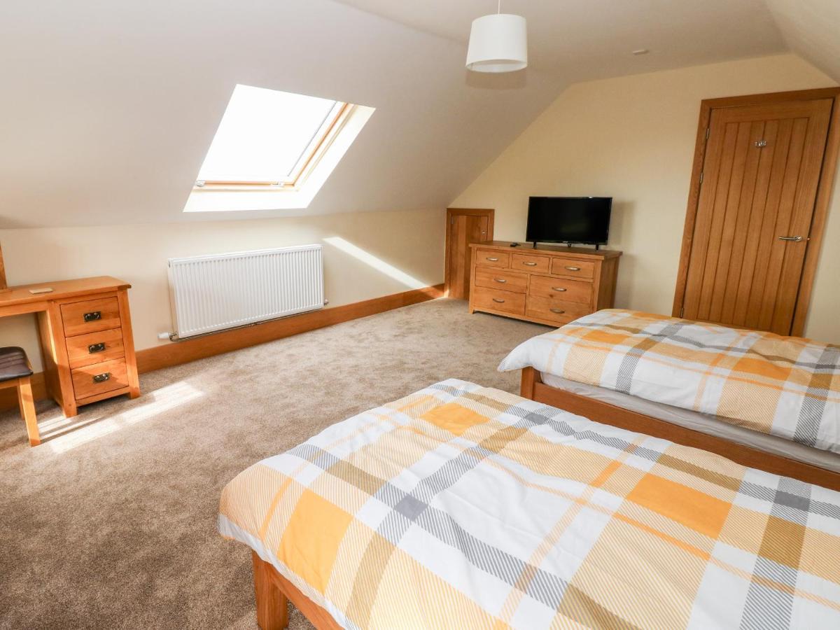 Grooms Quarters At Pant Y Gaseg Farm Ammanford Luaran gambar