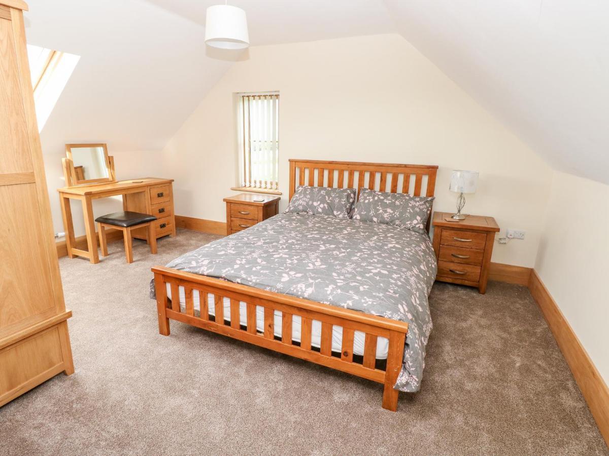 Grooms Quarters At Pant Y Gaseg Farm Ammanford Luaran gambar