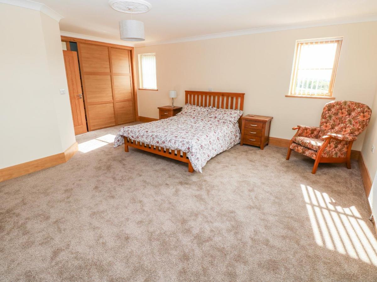 Grooms Quarters At Pant Y Gaseg Farm Ammanford Luaran gambar