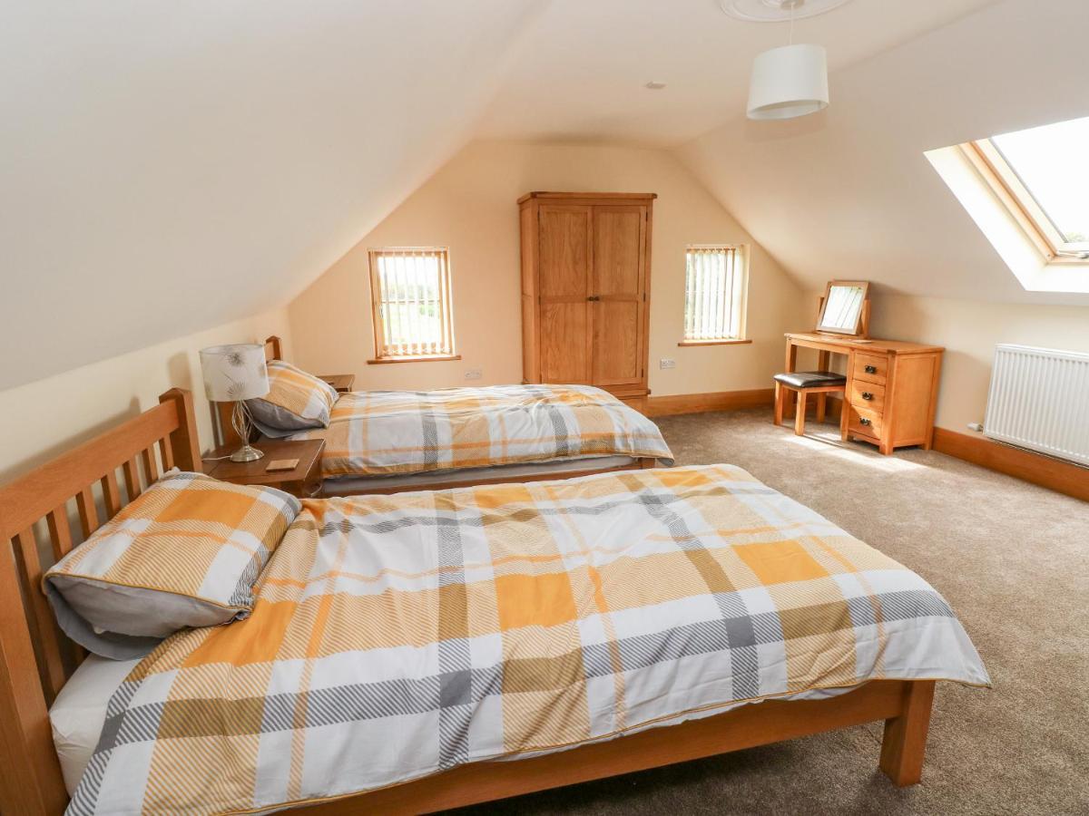 Grooms Quarters At Pant Y Gaseg Farm Ammanford Luaran gambar